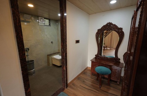 Mhow Hotel | The Nature Nest Hotel And Resort