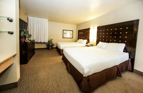 Lake Havasu City Resort | The Nautical Beachfront Resort