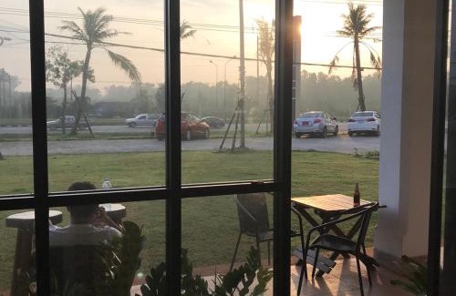 Hua Toei Bed & Breakfast | The nearest Surattani airport