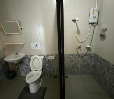 Hua Toei Bed & Breakfast | The nearest Surattani airport