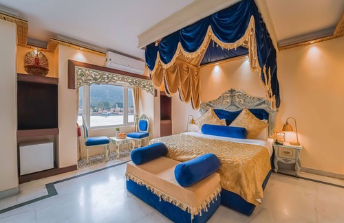 Rishikesh Hotel | The Neeraj Ganga Heritage Palace
