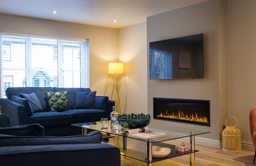 Windermere House | The Neon Rose