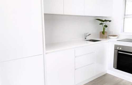 Noosa Heads Apartment | The Nest - 5 minute walk to Hasting Street and Noosa Main Beach