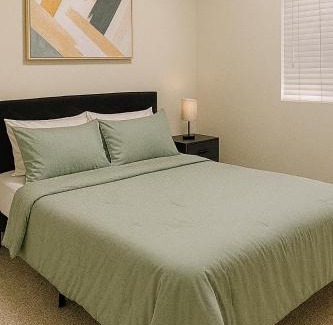 Koreatown Apartment | The Nest at 918 - Pool, Sauna, Laundry, Free Parking and No Cleaning Fee