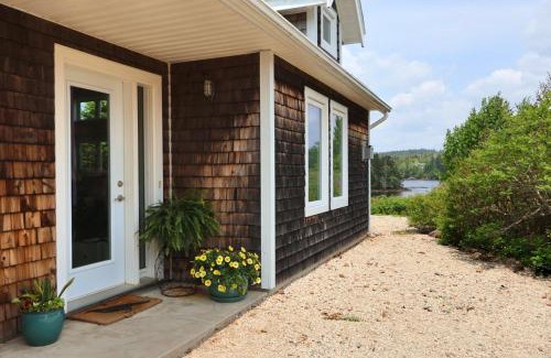 Upper Blandford House | The Nest at Deep Cove