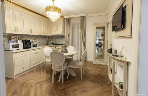Sibiu Old Town Apartment | The Nest Hidden Gem in Central Sibiu