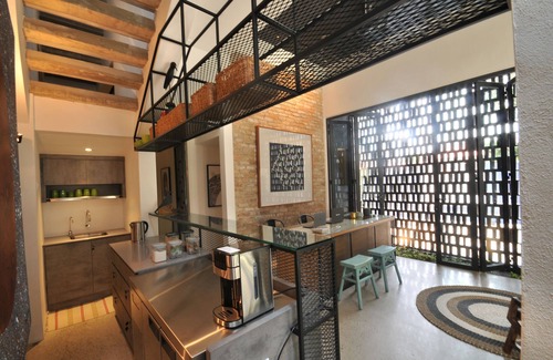 Taman Melaka Raya Hotel | The Nest House