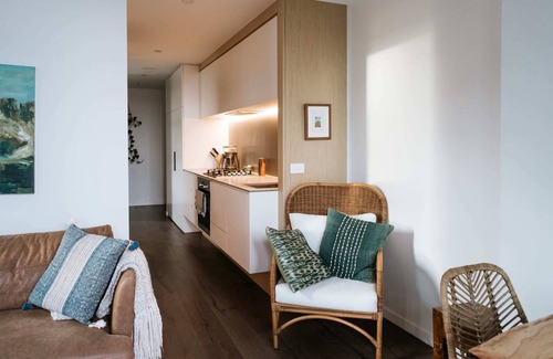 Collingwood Apartment | The Nest in Cosmopolitan Collingwood