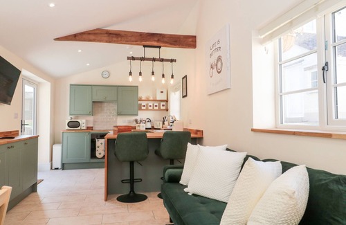 North Petherton Cottage | THE NEST, pet friendly, character holiday cottage in North Petherton
