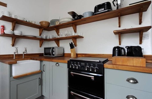 Lyme Regis Cottage | THE NEST, pet friendly, country holiday cottage in Lyme Regis
