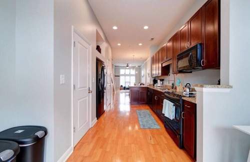 Charlotte Apartment | "The Nest"—South End—Rooftop Terrace —Light Rail!