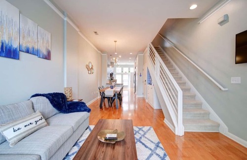 Charlotte Apartment | "The Nest"—South End—Rooftop Terrace —Light Rail!