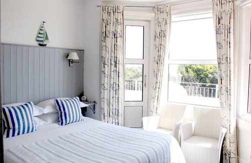 Eastbourne Bed & Breakfast | The New England