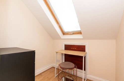Coombe Vale House | The New Malden Manor