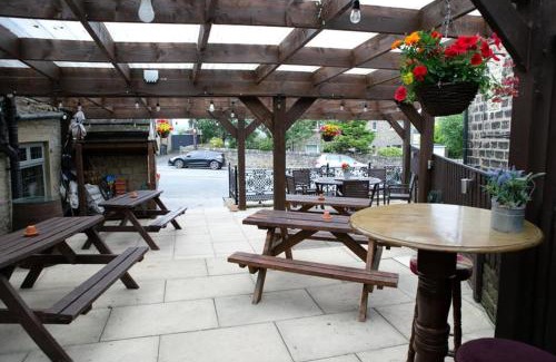 Sowerby Bridge Bed & Breakfast | The New Rushcart Inn & Country Dining