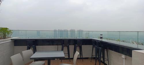 Mai Dich Apartment | The Nine