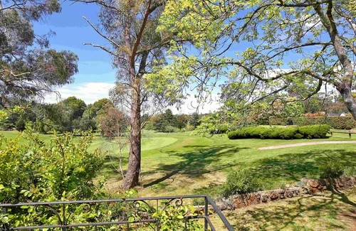 Blackheath House | The Nineteenth | Golfers dream close to 18th and 19th hole