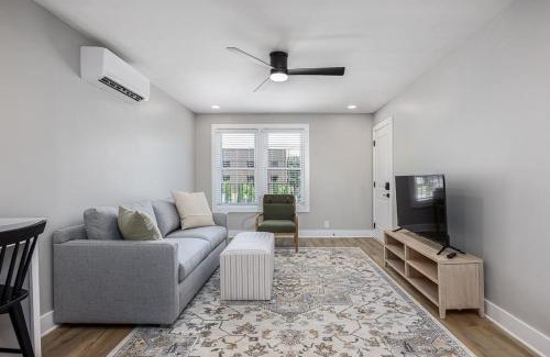 Hillsboro West End Apartment | The Nomad by AvantStay Modern Comfort Near Downtown