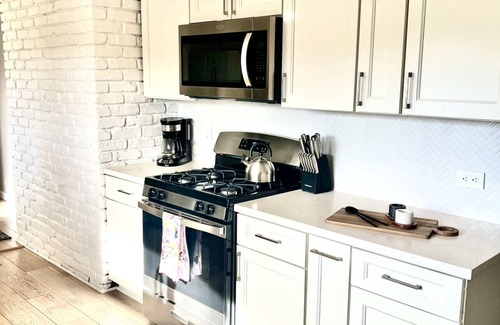 Napa House | The Nook - Cozy Farm Style Bungalow