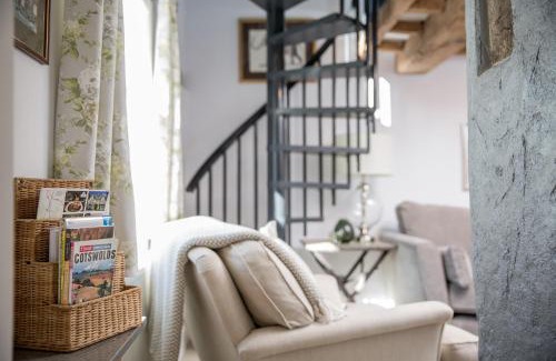 Mangotsfield House | The Nook, Gretton (Cotswolds)