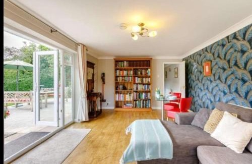 Shottery House | The Nook located in a beautiful garden setting with parking