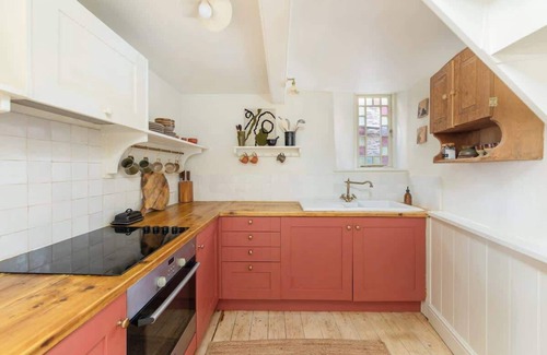 Frome House | The Nook - Stylish Homestay - Heart of Frome