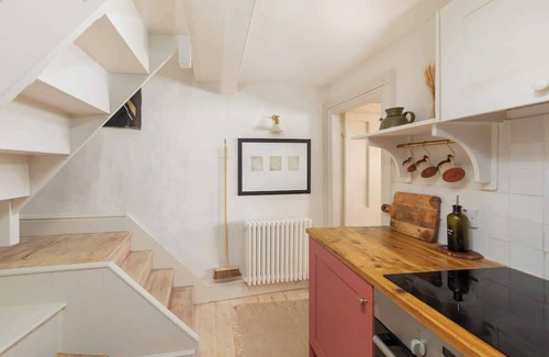 Frome House | The Nook - Stylish Homestay - Heart of Frome