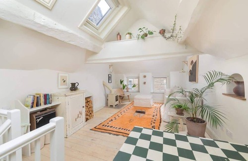 Frome House | The Nook - Stylish Homestay - Heart of Frome