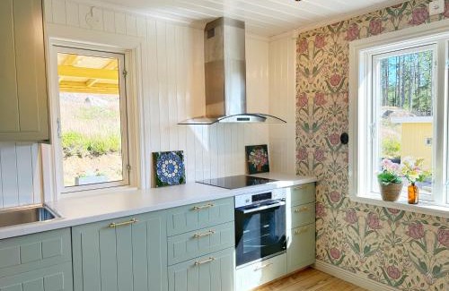 Stromstad Municipality House | The Nordby Cabin - 3 minutes from E6
