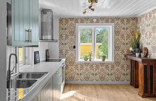 Stromstad Municipality House | The Nordby Cabin - 3 minutes from E6