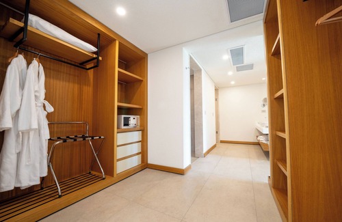 Torba Hotel | The Norm Collection Door'a Bodrum