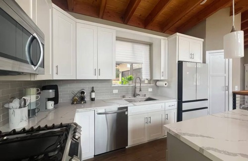Julian House | The North Peak Retreat - Mountain Modern! Views, Gym, Pet Friendly