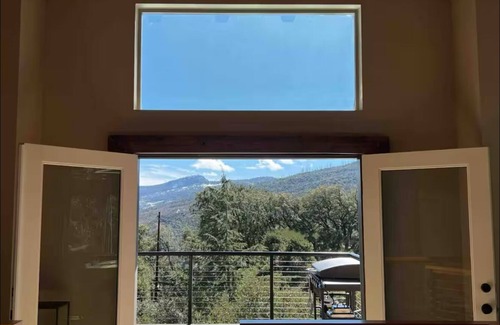 Julian House | The North Peak Retreat - Mountain Modern! Views, Gym, Pet Friendly