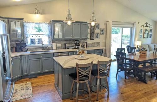 Ludington House | The North Shores Upscale Home Near The Beach