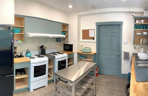 Belfast Cabin | The Northport Inn & Lodge