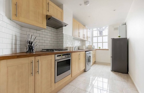 St. Helen's Apartment | The Notting Hill Villas