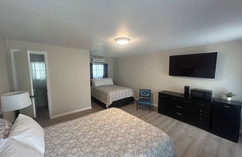 Barksdale Apartment | The Nueces River Retreat - Room #2
