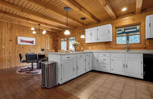 Logan Cabin | The Oak & Oar Camphouse