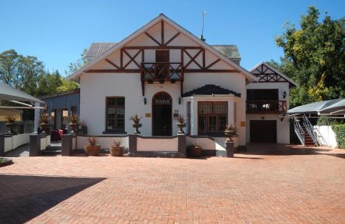 Potchefstroom House | The Oak Potch Guesthouse
