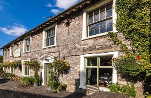 Oakhill Hotel | The Oakhill Inn