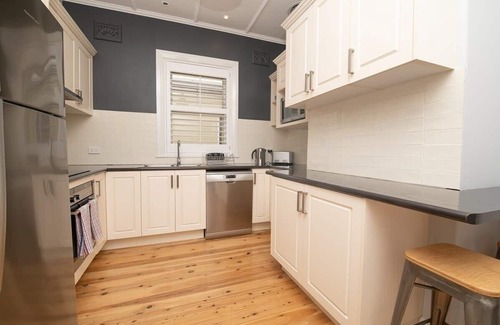 Orange House | The Oaks on March - Stunning & Elegant CBD Home