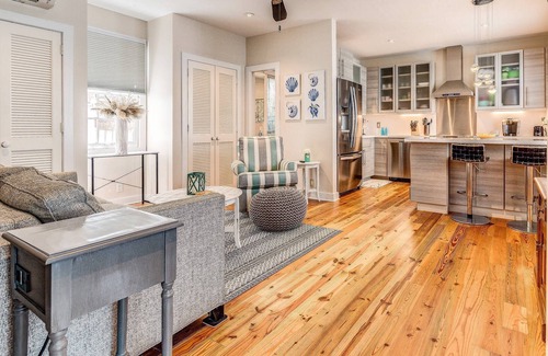 Key West Historic District Condo | The Oasis: Stylishly Updated 1BR Home Convenient to Duval St & Beaches, Shared Pool & Pet-Friendly!