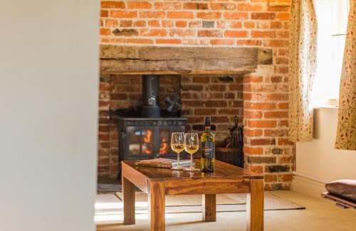 Newenden House | The Oast by Bloom Stays