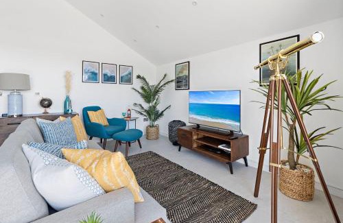 Teignmouth House | The Observatory, Grand Banks
