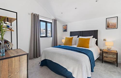Teignmouth House | The Observatory, Grand Banks