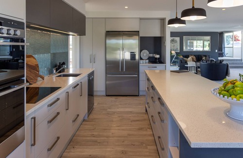 Whangamata House | The Ocean Gem - Whangamata Holiday Home