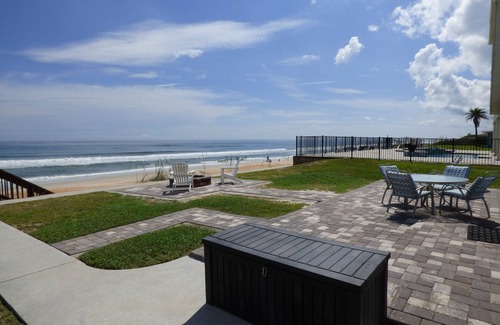 Painters Hill House | The Ocean is Your Backyard - Entire House on Ocean