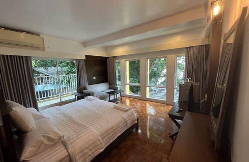 North Pattaya Condo | The Ocean Private beach