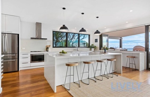 Mount Martha House | The Ocean's Edge, Luxury Entertainer with Views