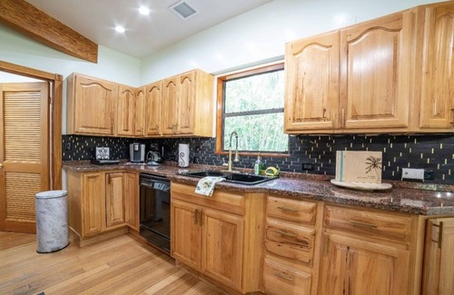 Davie House | The Octagon Oasis- Minutes from Beaches & Hardrock Hotel